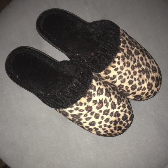 Leopard print robe & sleepware bundle… - Picture 2 of 3